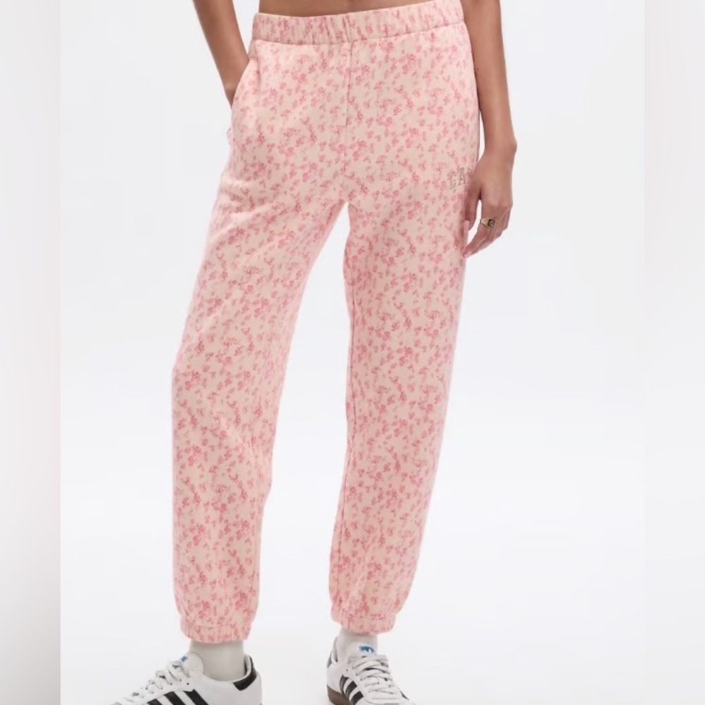 BRAND NEW LoveShackFancy x Gap collab Pink Floral Sweatpants